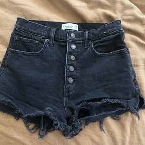 ABERCROMBIE HIGH RISE MOM SHORTS